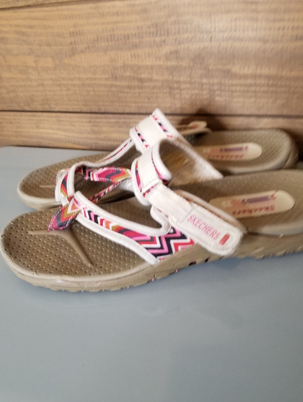 Skechers Outdoor Lifestyle Southwestern Boho Cream Red Toe Strap Sandal Sz 8/8.5